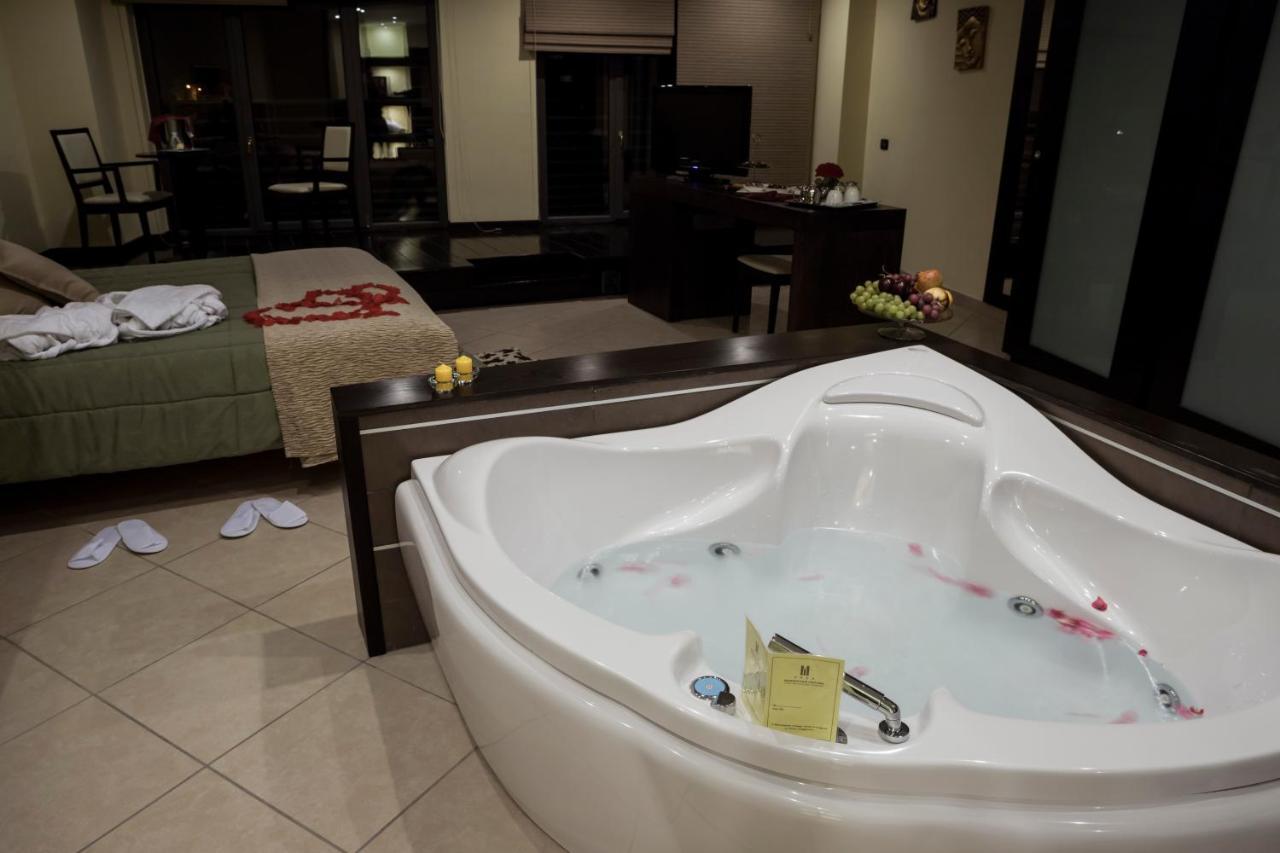 Manhattan Village Hotel Сульмона Экстерьер фото