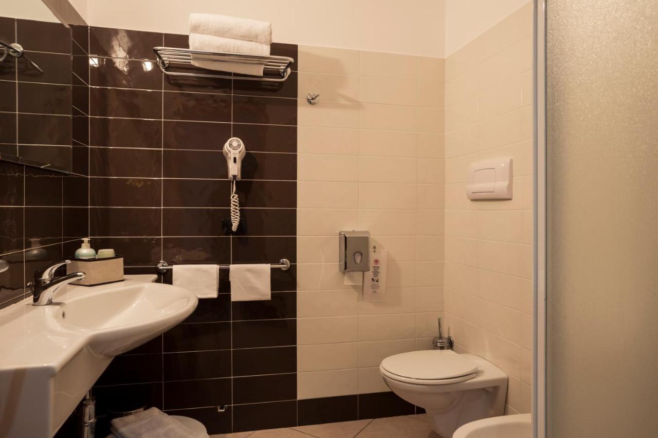 Manhattan Village Hotel Сульмона Экстерьер фото